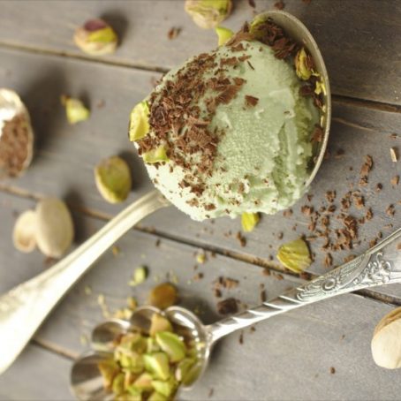 scoop-of-homemade-pistachio-ice-cream